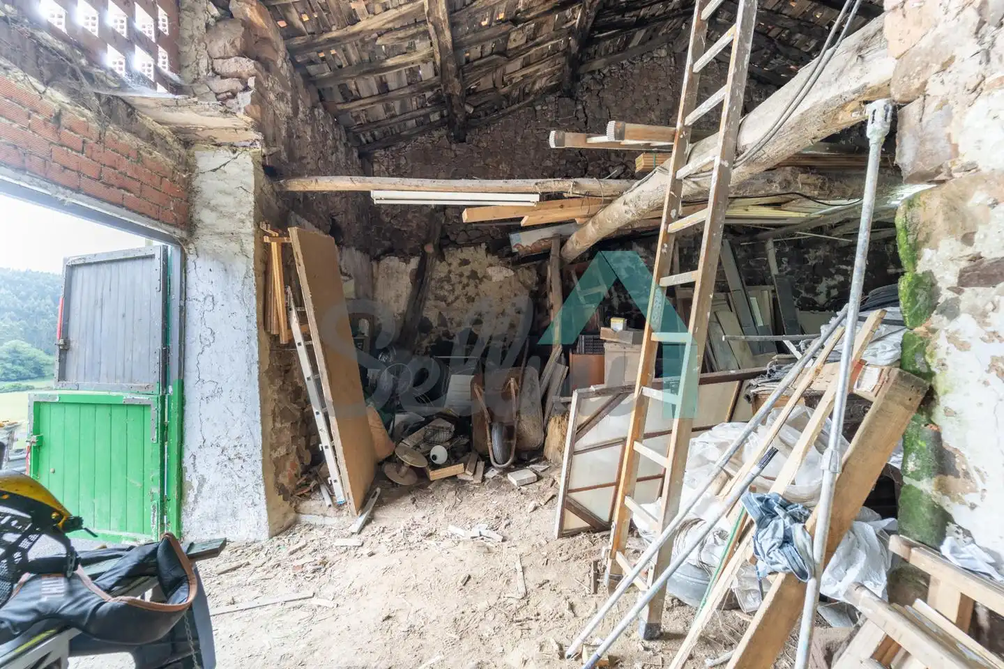 Einfamilien-Reihenhaus zum Verkauf in Carreño mit Heizung, Privatgarten und Parkett