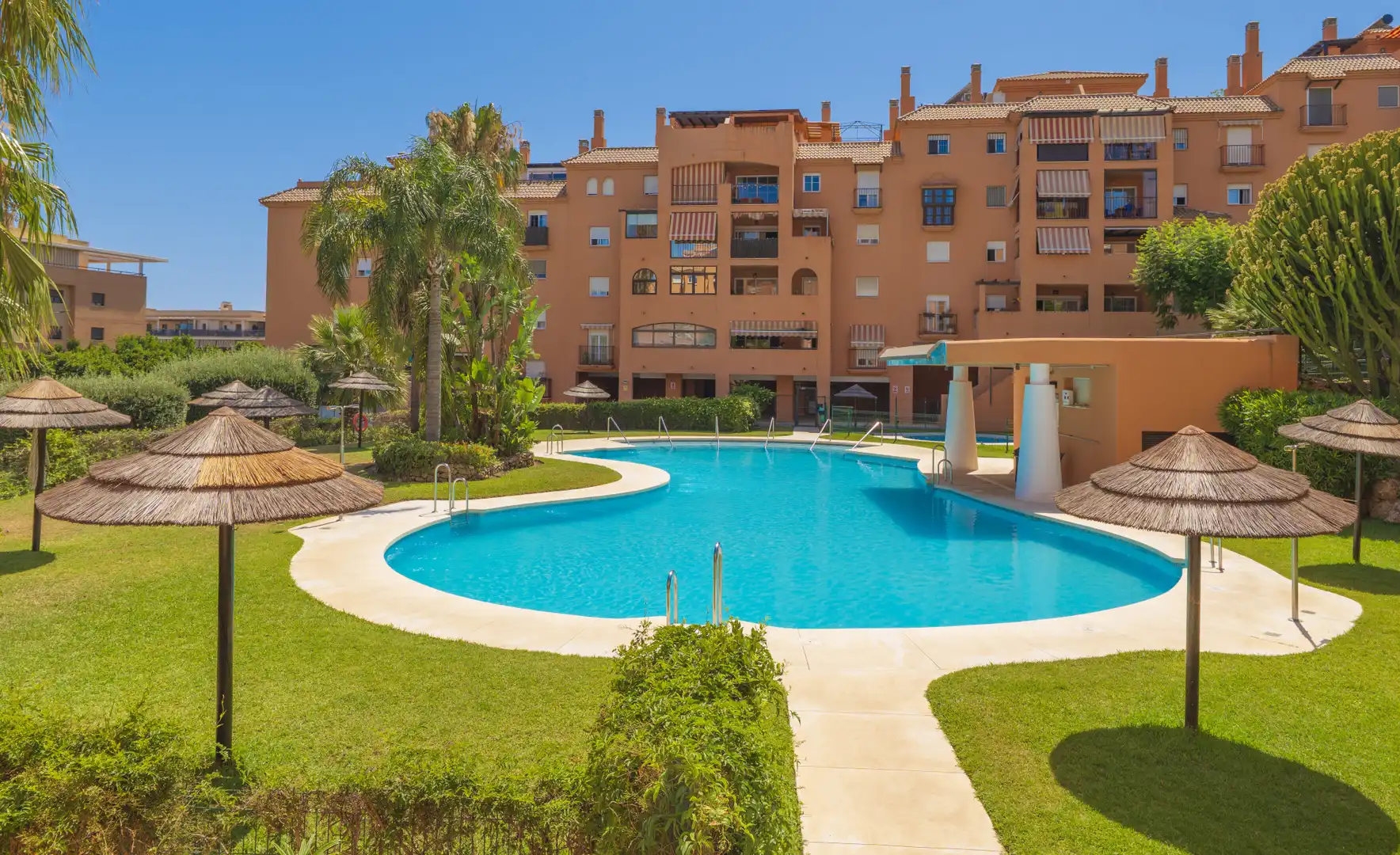 Vista exterior de Pis en venda en Torremolinos amb Aire condicionat, Calefacció i Terrassa