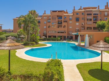 Piso con piscina en venta en FEDERICO MOMPOU 3