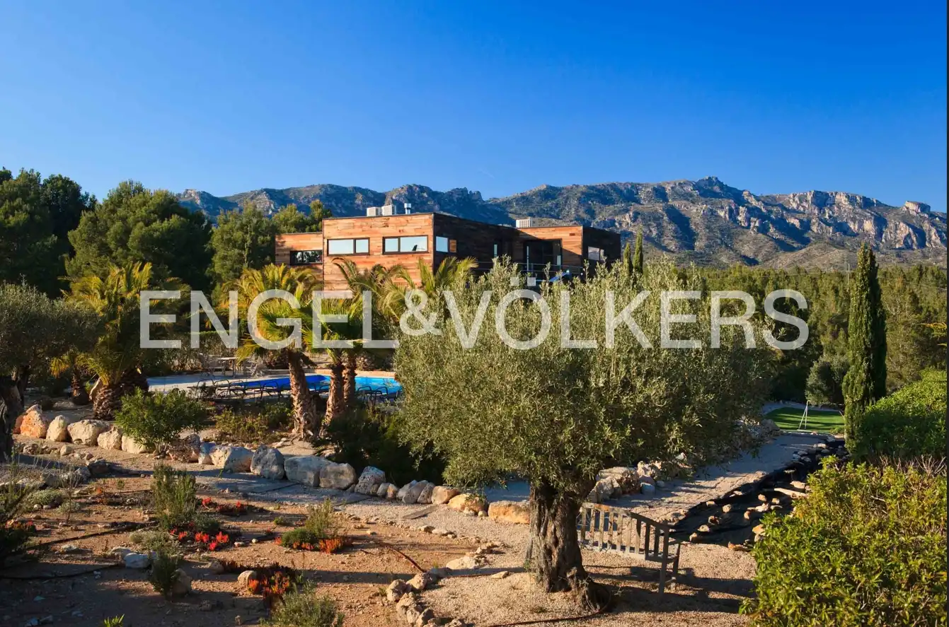 Vista exterior de Casa o chalet en venta en L'Ametlla de Mar  con Aire acondicionado, Jardín privado y Terraza