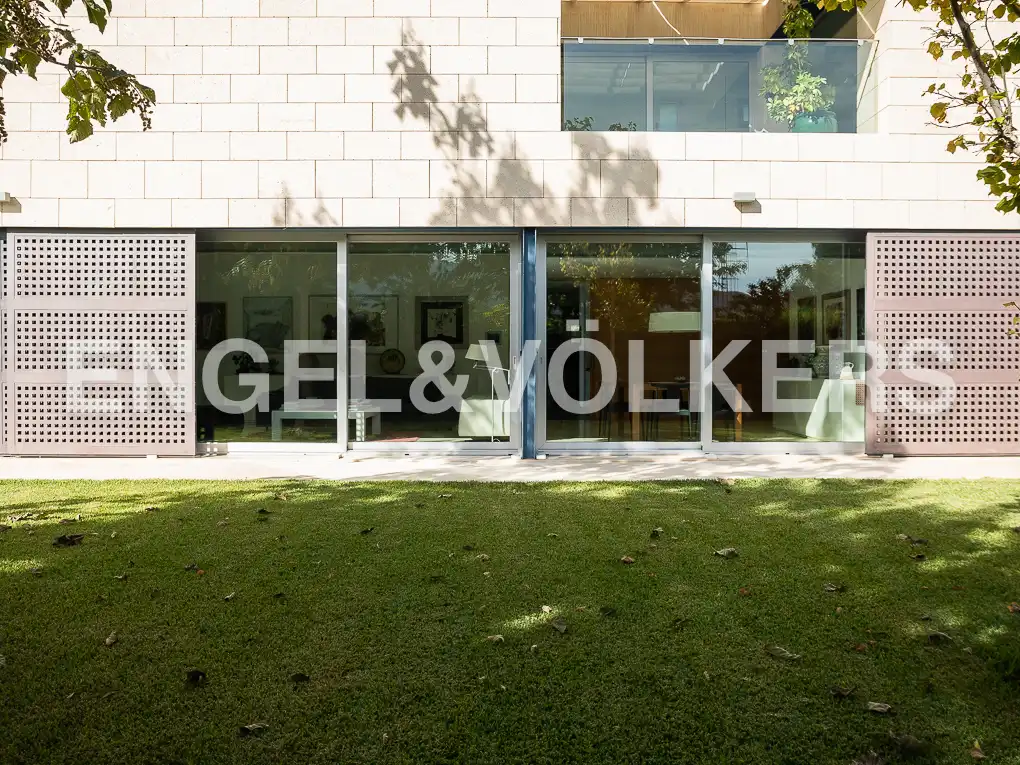 Vista exterior de Casa o xalet en venda en Rugat amb Aire condicionat, Calefacció i Jardí privat