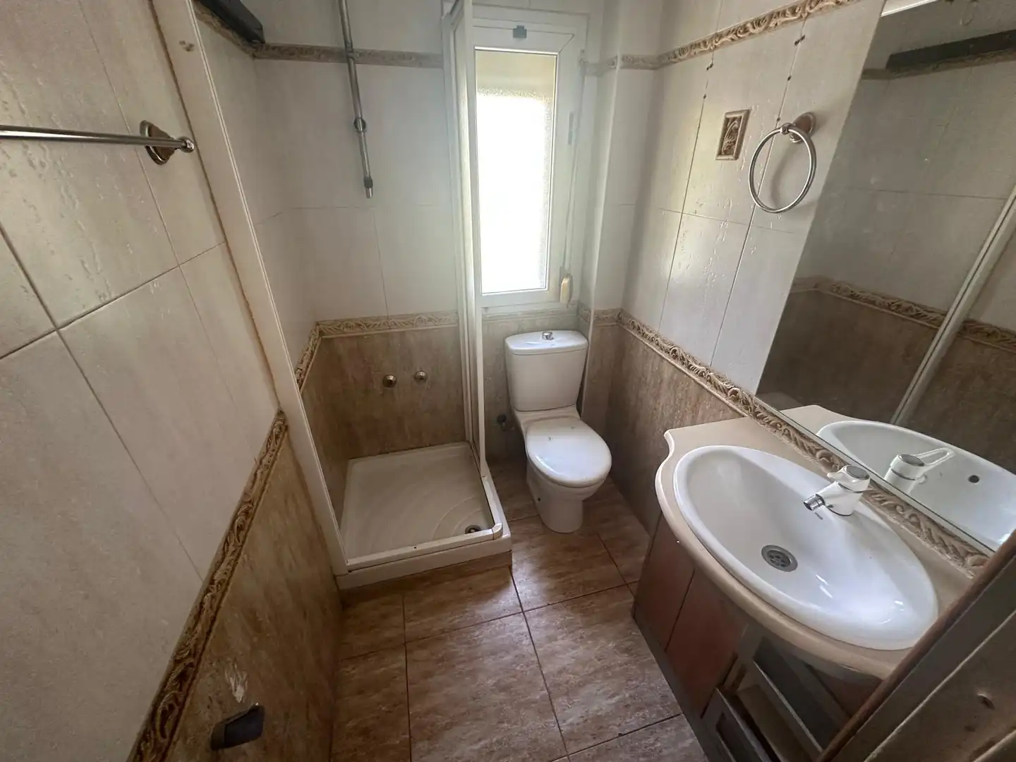 Bathroom of Apartments for sale in Terrassa
