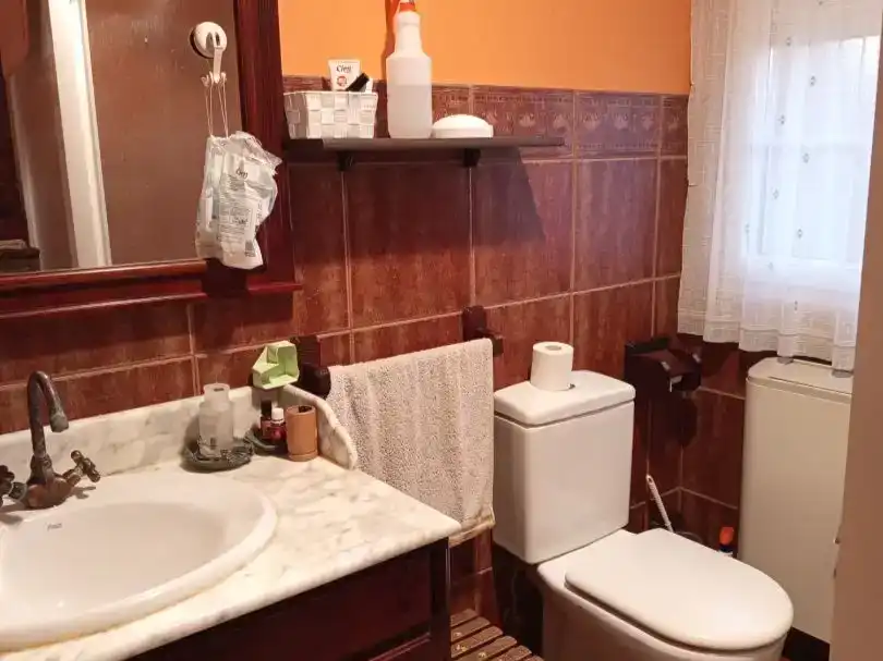 Bany de Casa o xalet en venda en Culleredo amb Calefacció, Jardí privat i Terrassa