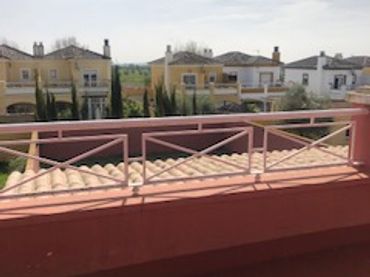 Casa bifamiliare con balcone in vendita a Calle Fresno