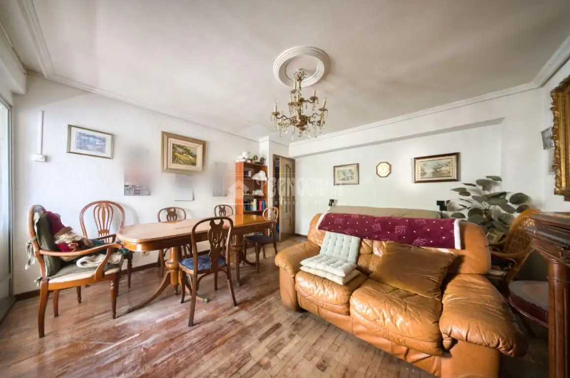 Sala d'estar de Pis en venda en Valladolid amb Calefacció, Parquet i Terrassa