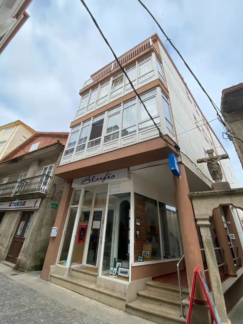Vista exterior de Piso en venta en Fisterra con Terraza, Trastero y Amueblado