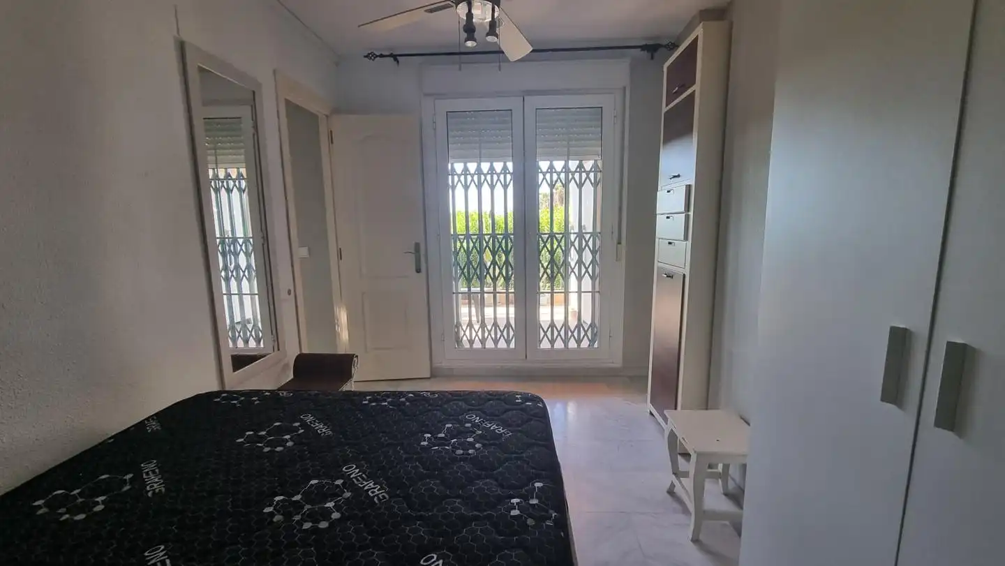 Habitación de Planta baja en venta en Roquetas de Mar ciudad