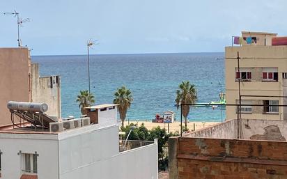 Vista exterior de Pis en venda en Canet de Mar amb Aire condicionat i Terrassa