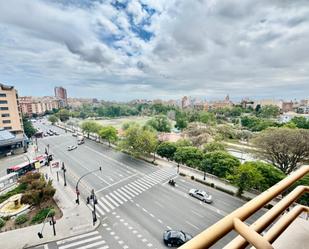 Vista exterior de Pis en venda en  Valencia Capital amb Balcó