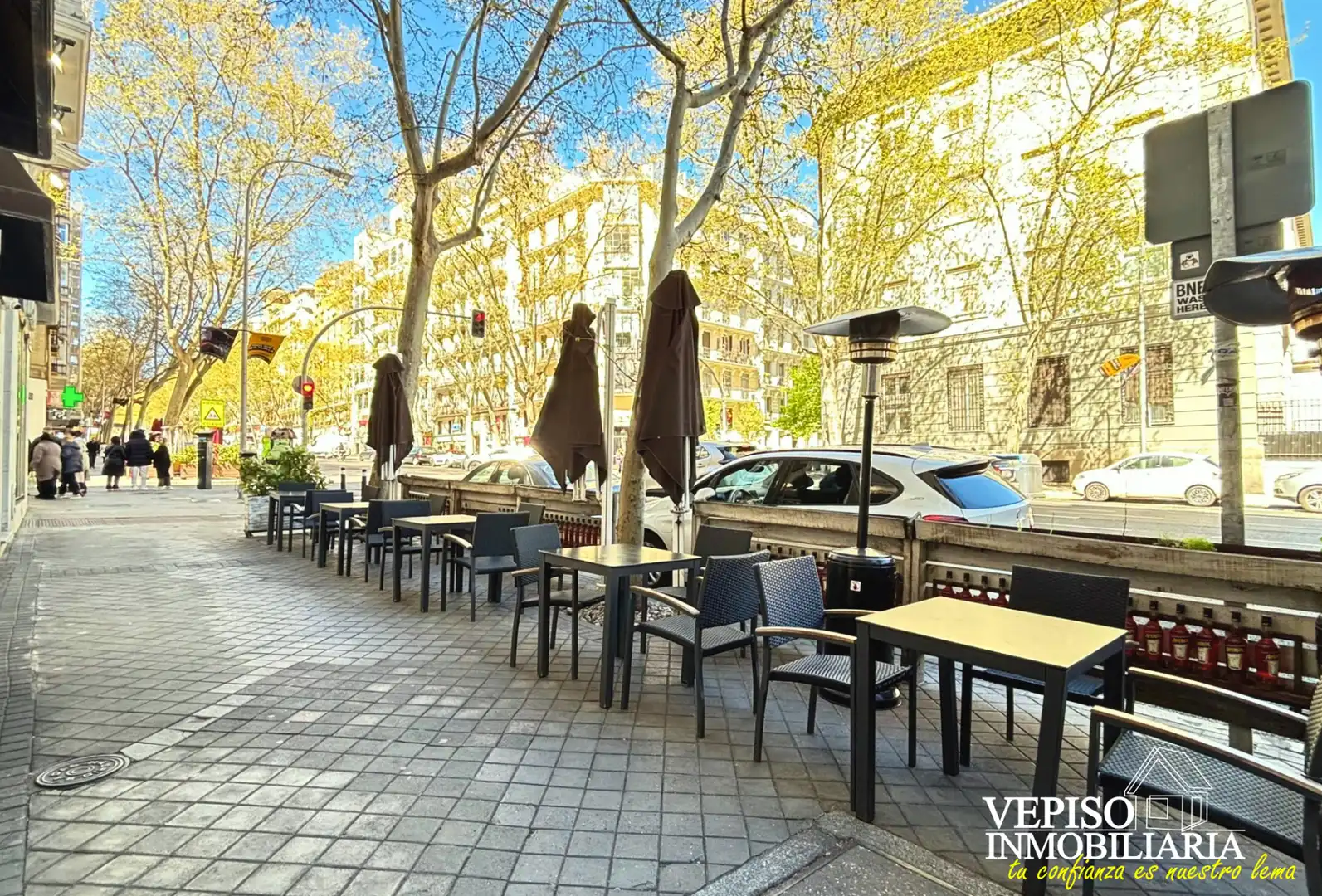 Vista exterior de Local en venda en  Madrid Capital amb Aire condicionat