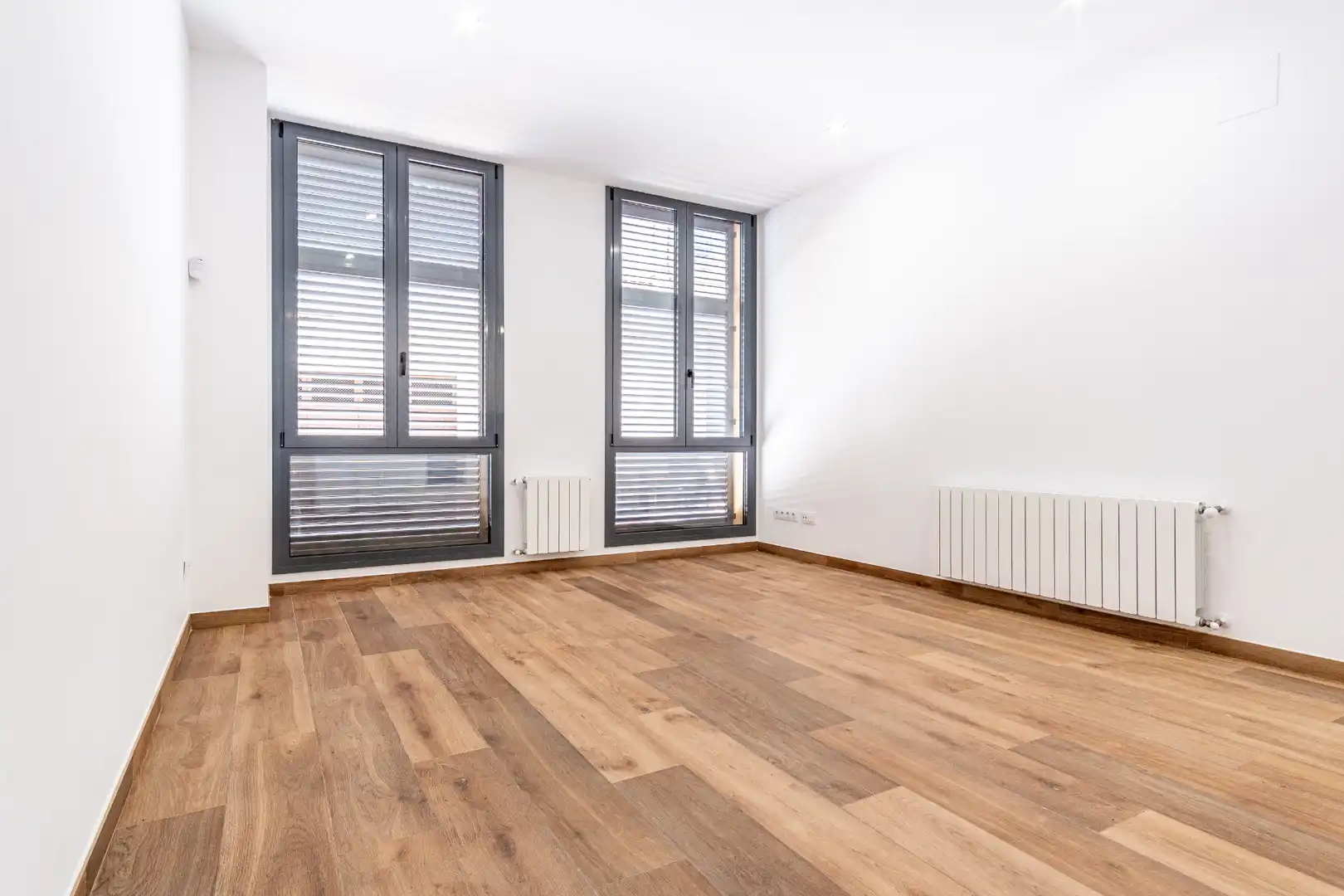 Wohnung mit Aufzug zum Verkauf in Carrer de la Jonquera 93