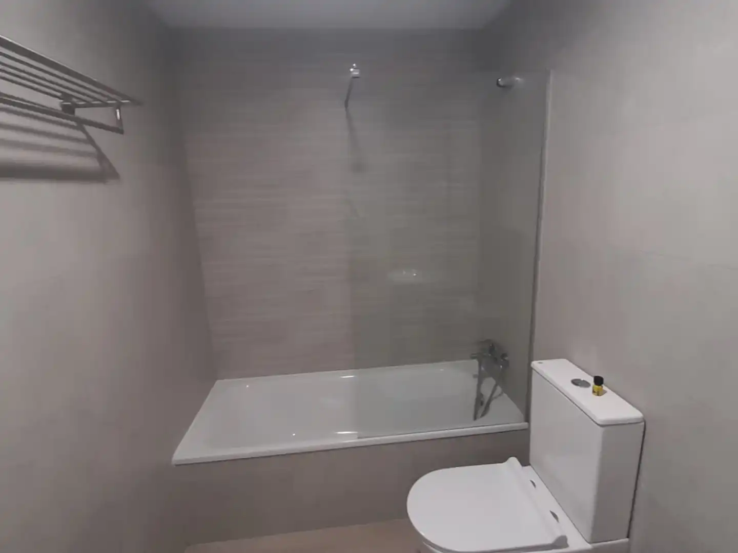 Bathroom of Flat for rent in Tres Cantos  with Heating, Terrace and Storage room