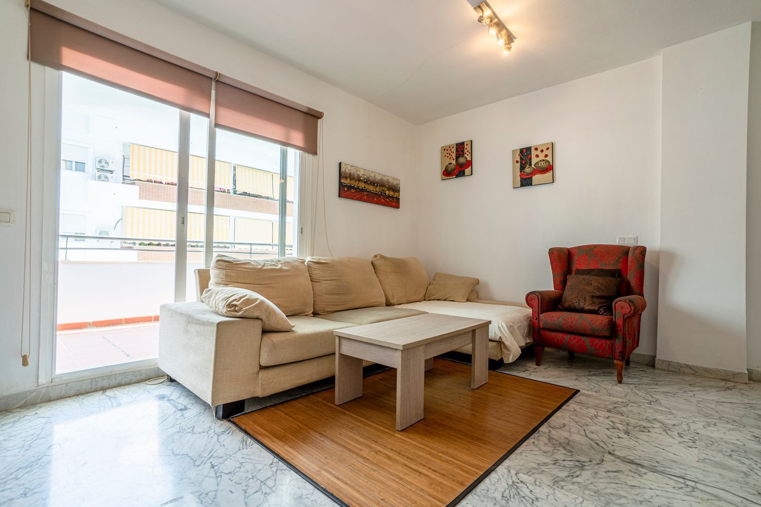 Living room of Flat for sale in Vélez-Málaga  with Terrace and Swimming Pool