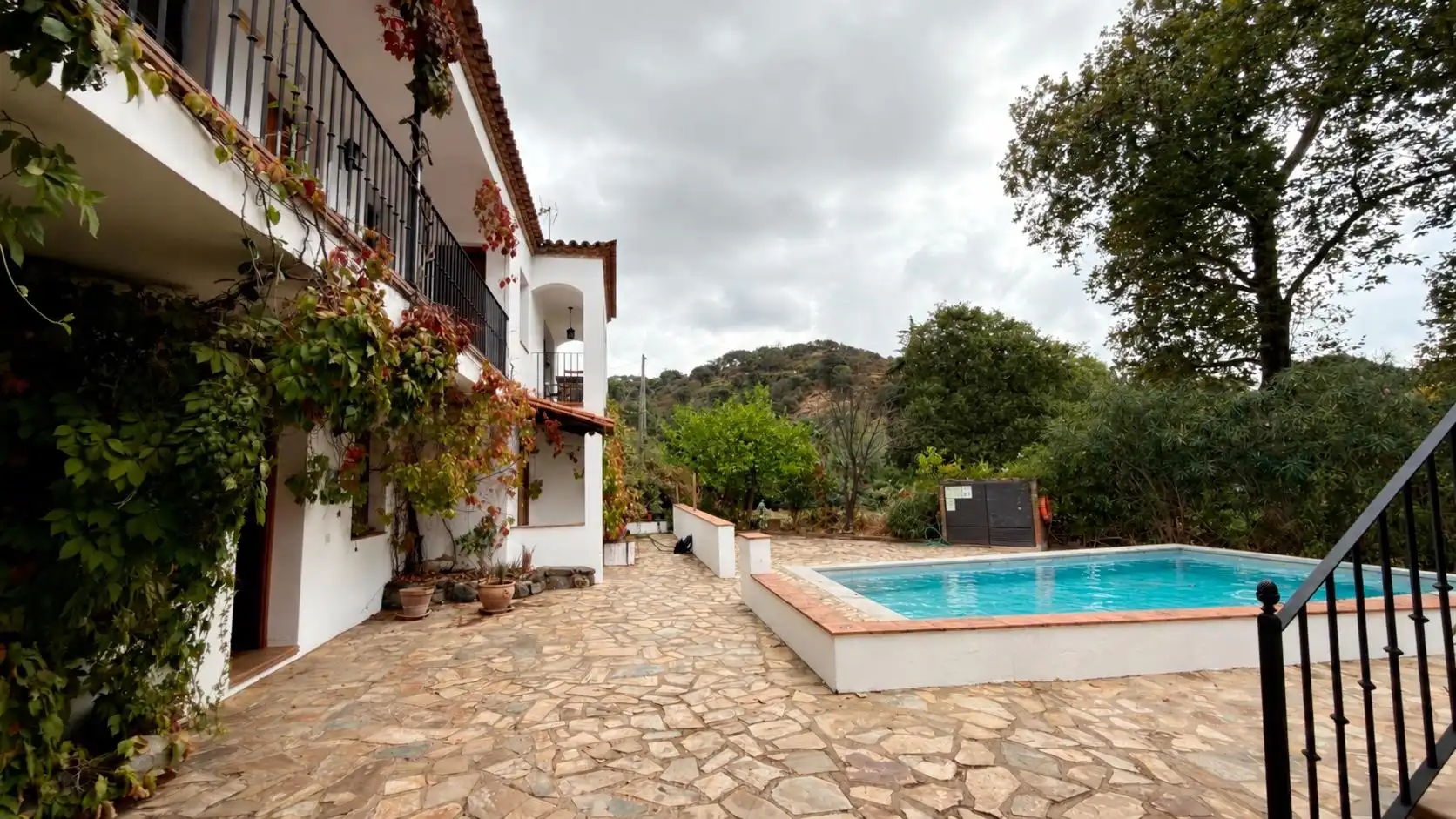 Außenansicht von Gebäude zum Verkauf in Almonaster la Real, Huelva