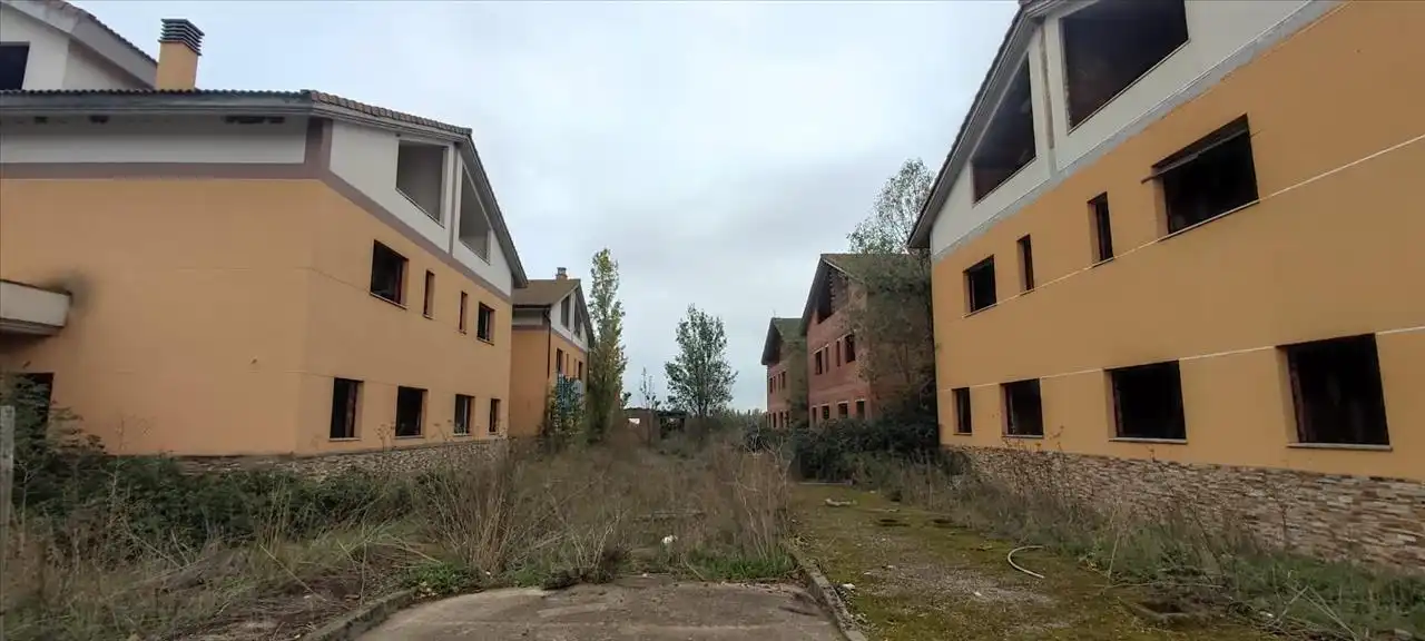 Edifici en venda en Vega de Infanzones