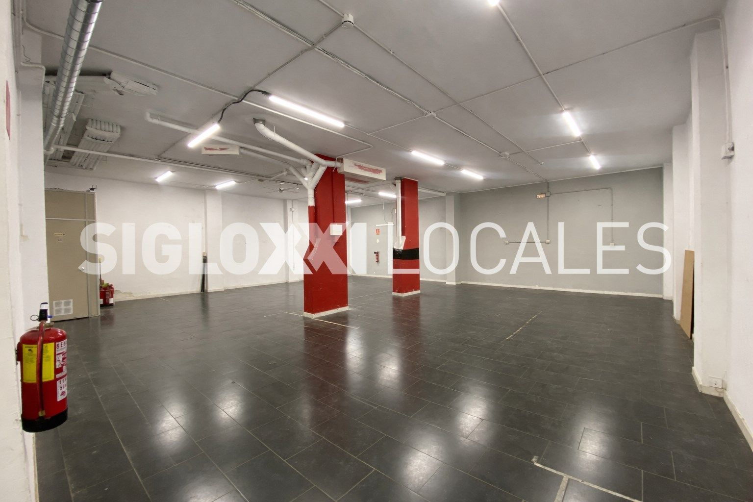 Local de lloguer en  Barcelona Capital amb Aire condicionat i Moblat