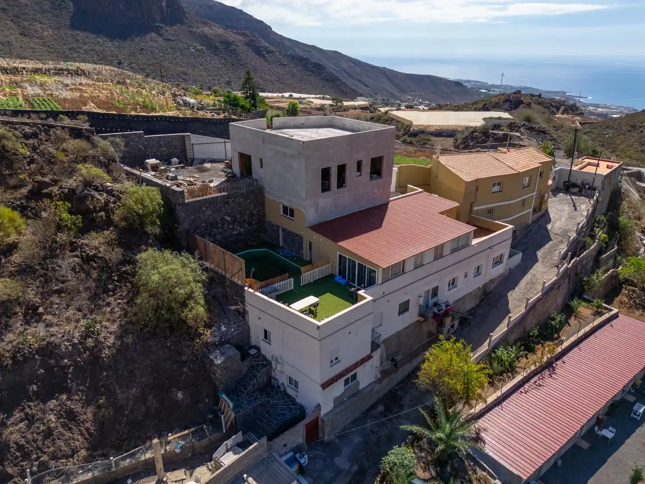 Vista exterior de Finca rústica en venda en Santiago del Teide amb Jardí privat i Terrassa
