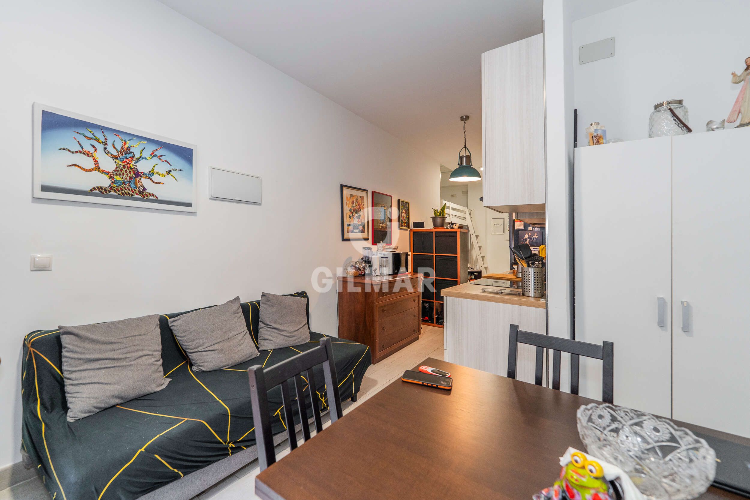 Dormitori de Local en venda en  Madrid Capital