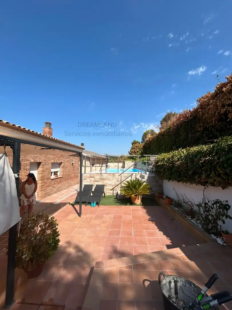 Vista exterior de Casa o xalet en venda en La Pobla de Claramunt amb Aire condicionat, Calefacció i Jardí privat