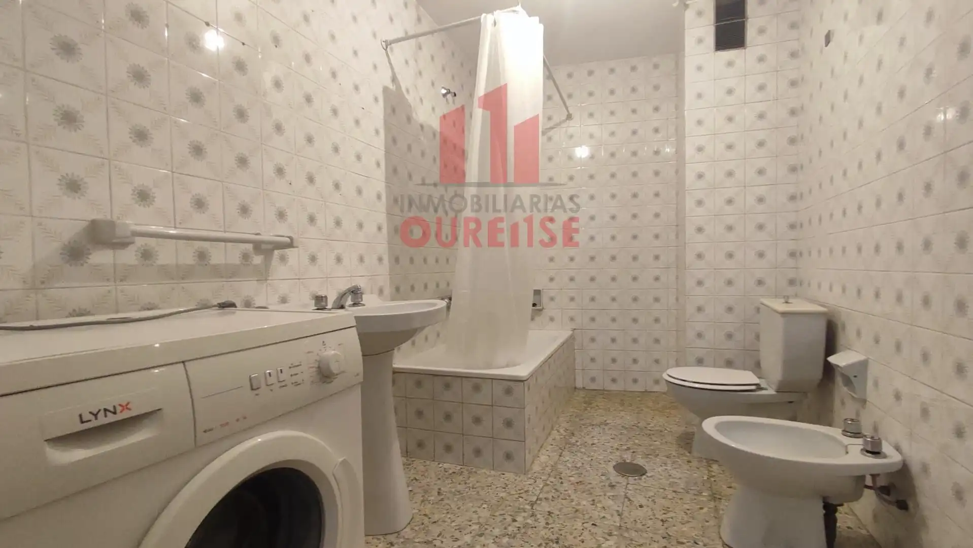 Badezimmer von Wohnung zur Miete in Ourense Capital  mit Heizung, Möbliert und Balkon