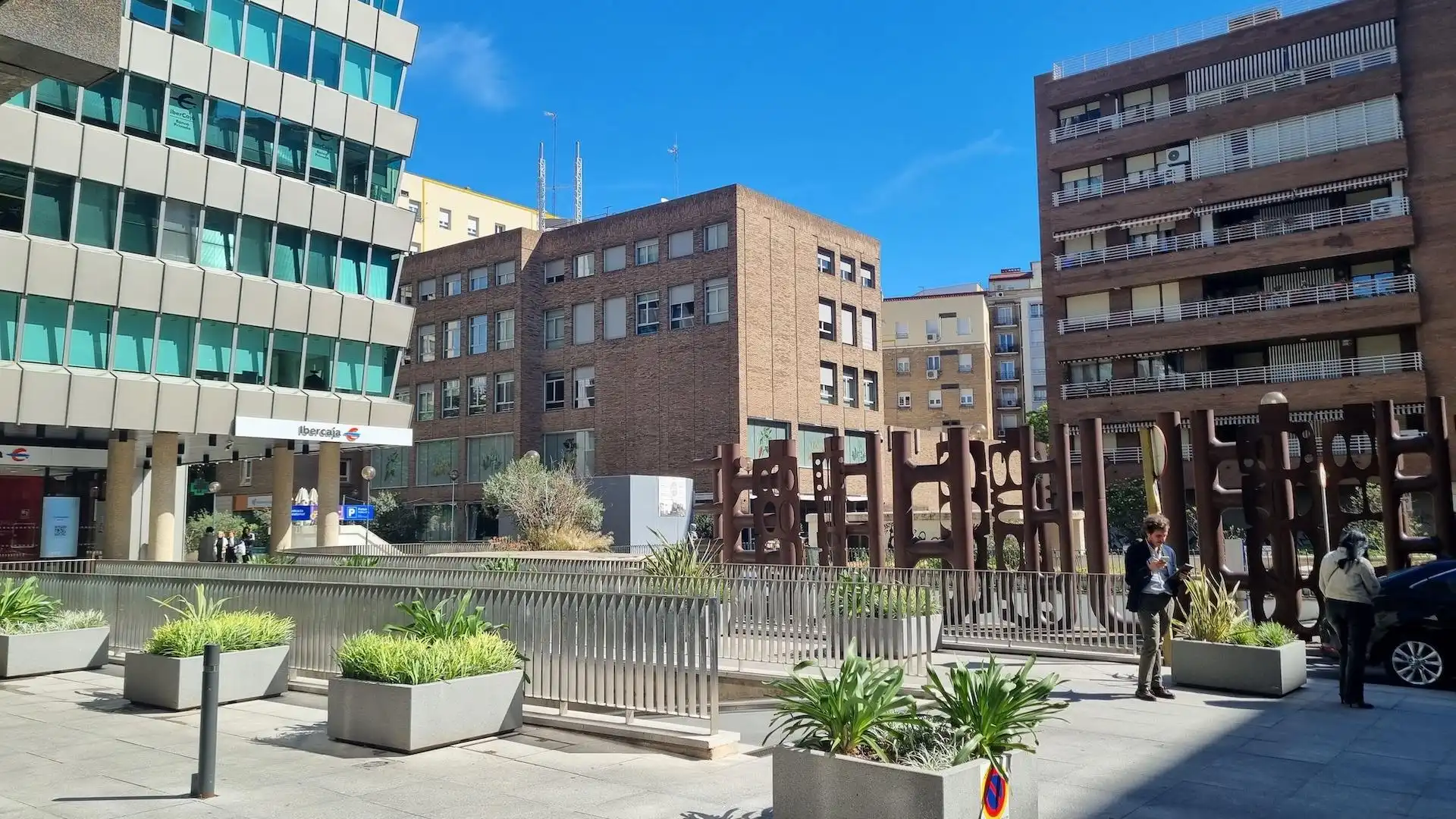 Exterior view of Office for rent in Zaragoza  with Air Conditioner, Heating and Terrace