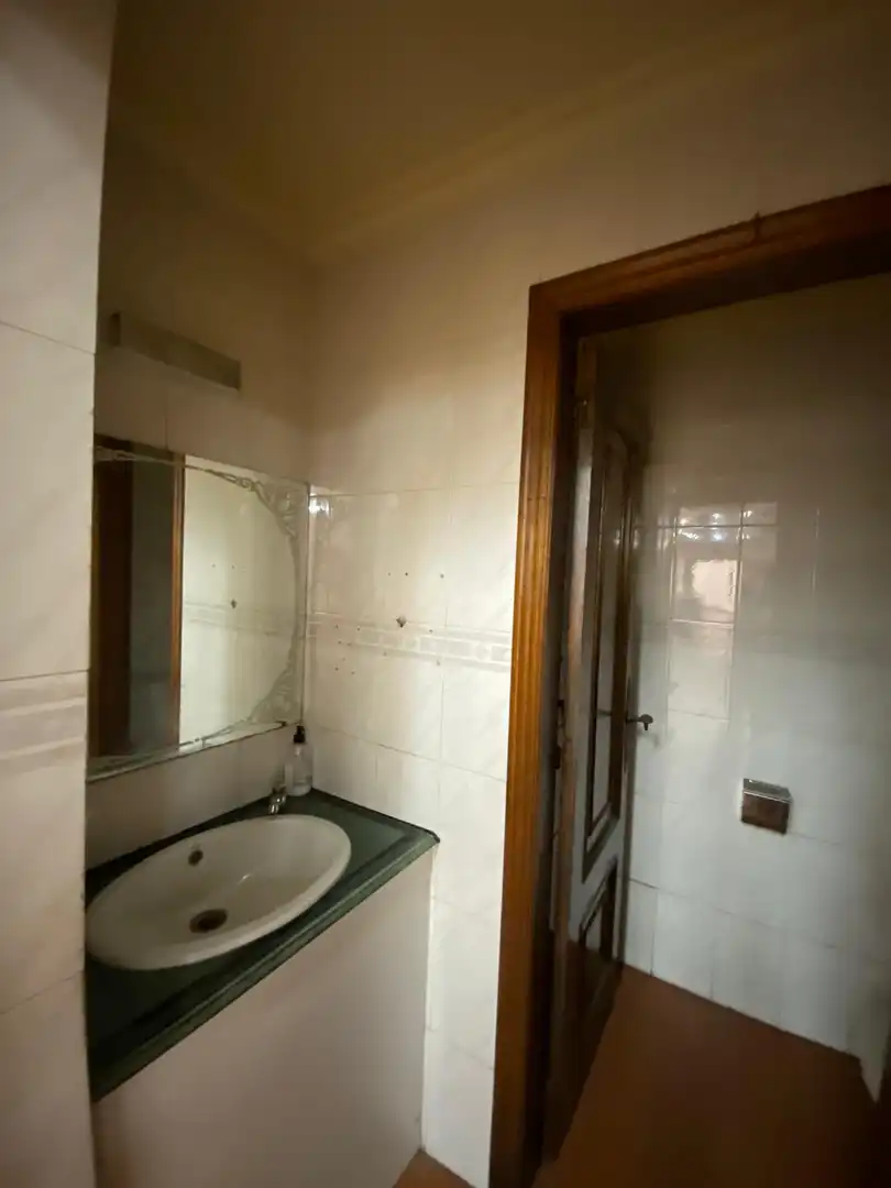 Baño de Local de alquiler en Ourense Capital  con Calefacción, Terraza y Amueblado