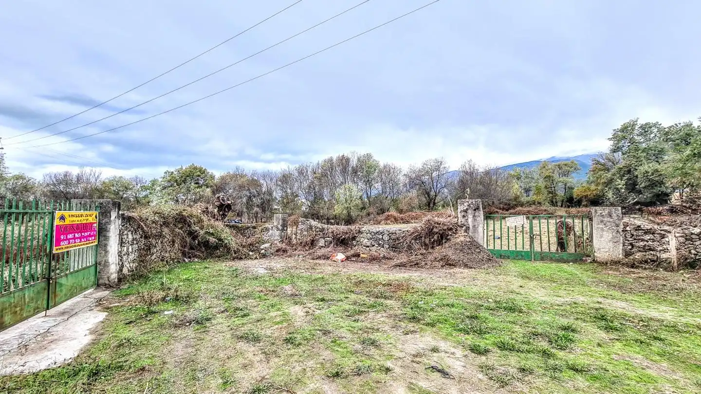 Residencial en venta en La Adrada 