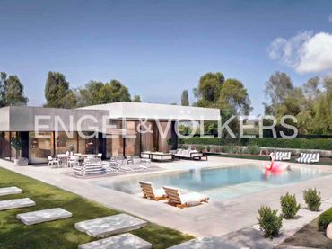 Casa amb piscina en venda a Valdepastores - Las Encinas