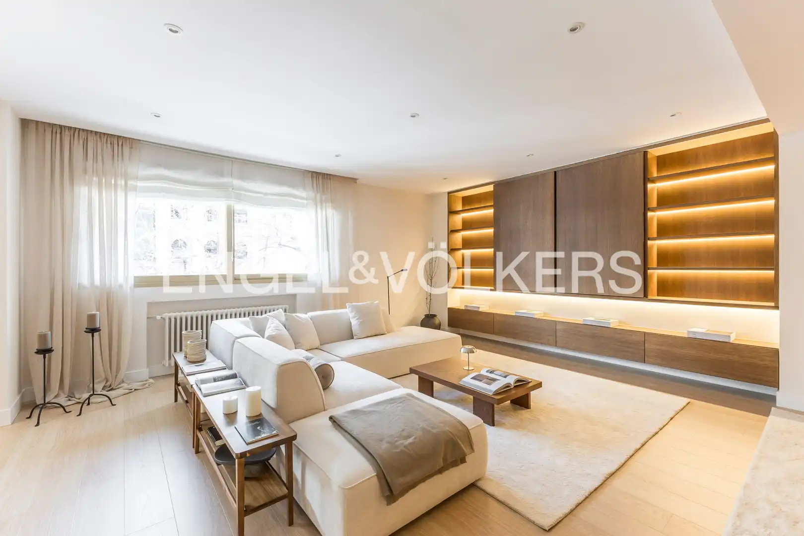 Exterior view of Flat for sale in Madrid  with Air Conditioner and Heating