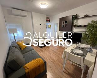 Living room of Flat to rent in  Madrid Capital  with Air Conditioner, Heating and Furnished