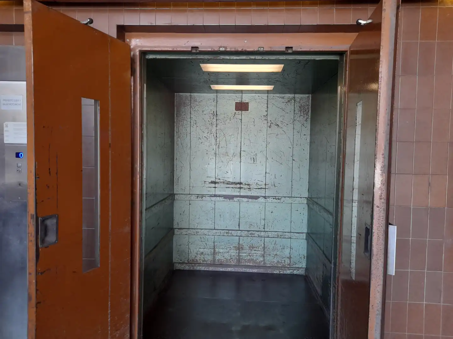 Oficina de lloguer en L'Hospitalet de Llobregat amb Aire condicionat i Calefacció