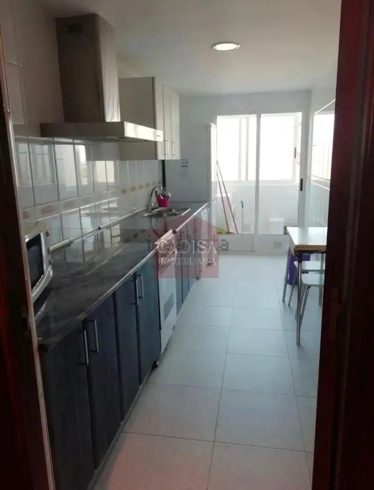 Cuina de Pis de lloguer en Salamanca amb Calefacció, Parquet i Moblat