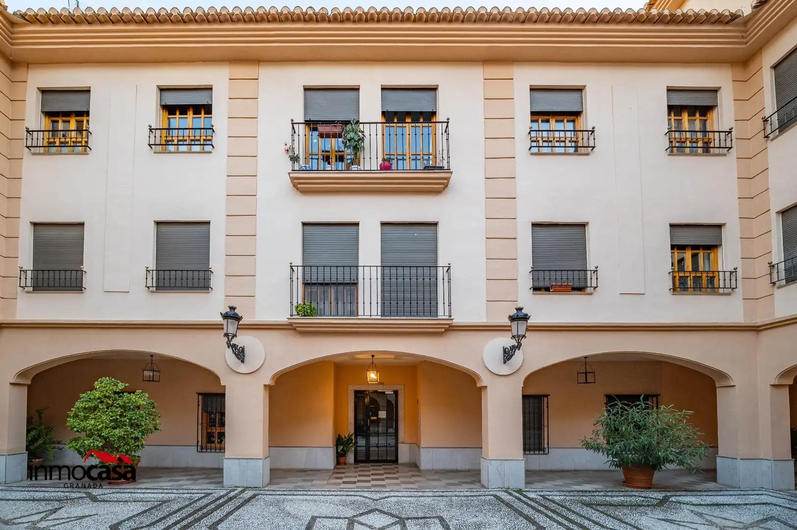 Vista exterior de Pis en venda en Granada