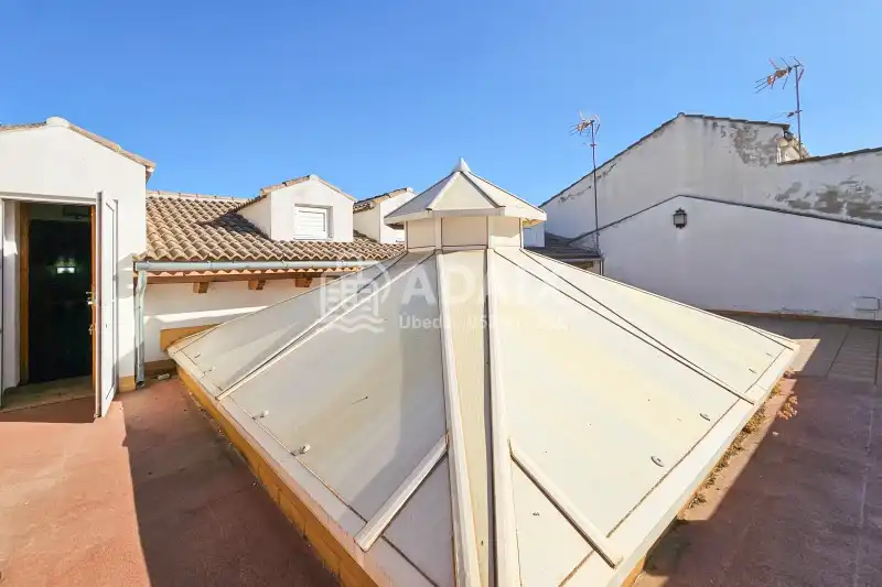 Außenansicht von Haus oder Chalet zum Verkauf in Úbeda mit Terrasse, Abstellraum und Balkon