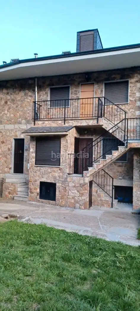 Adossat en venda a San Martín de Castañeda 8