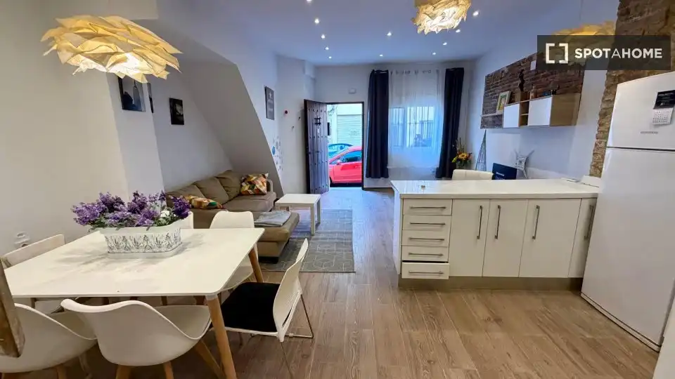 Living room of Flat for rent in Valencia  with Air Conditioner, Heating and Furnished