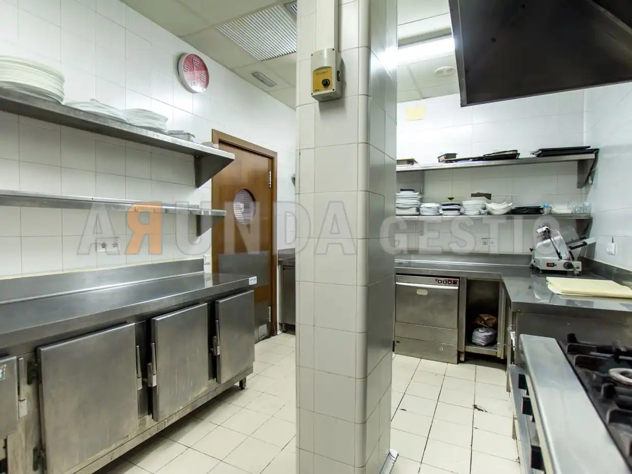 Cocina de Local en venta en La Selva del Camp con Aire acondicionado, Calefacción y Amueblado