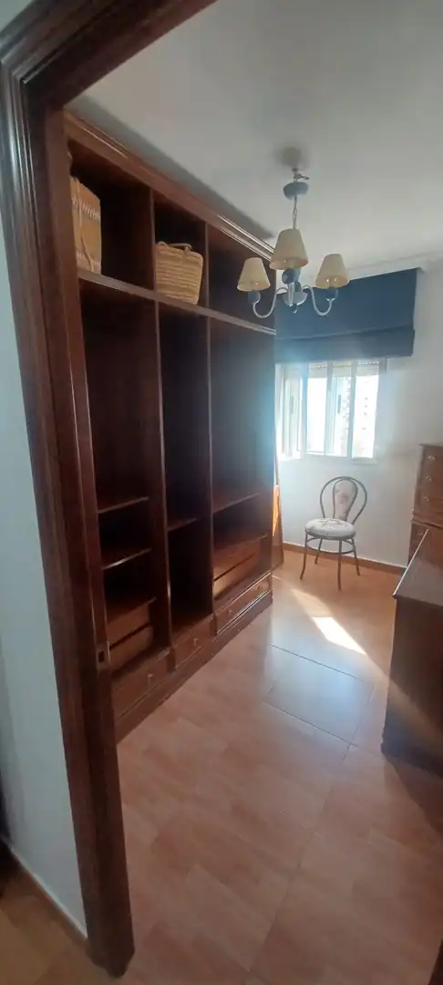 Bedroom of Flat for rent in Algeciras