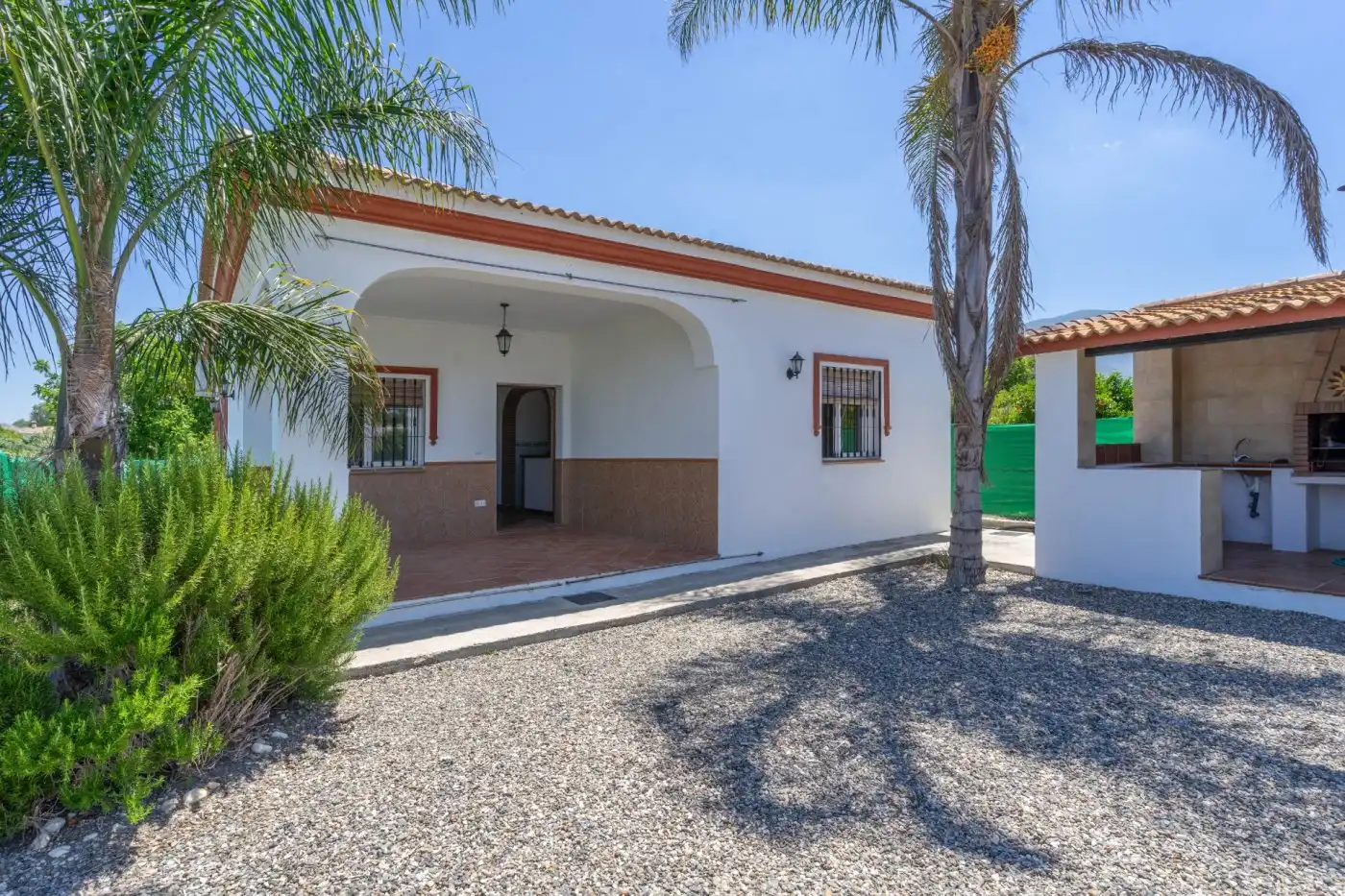 Außenansicht von Haus oder Chalet zum Verkauf in Alhaurín El Grande mit Klimaanlage, Privatgarten und Terrasse