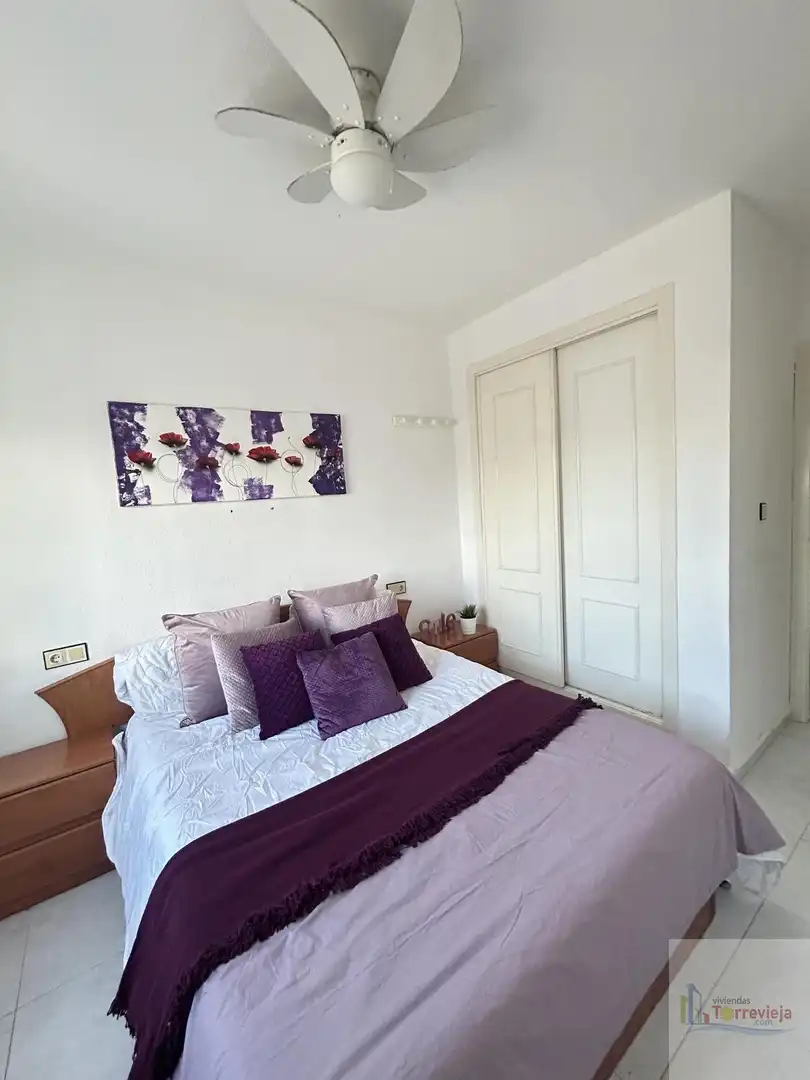 Habitación de Casa o chalet en venta en Torrevieja con Calefacción, Terraza y Piscina comunitaria