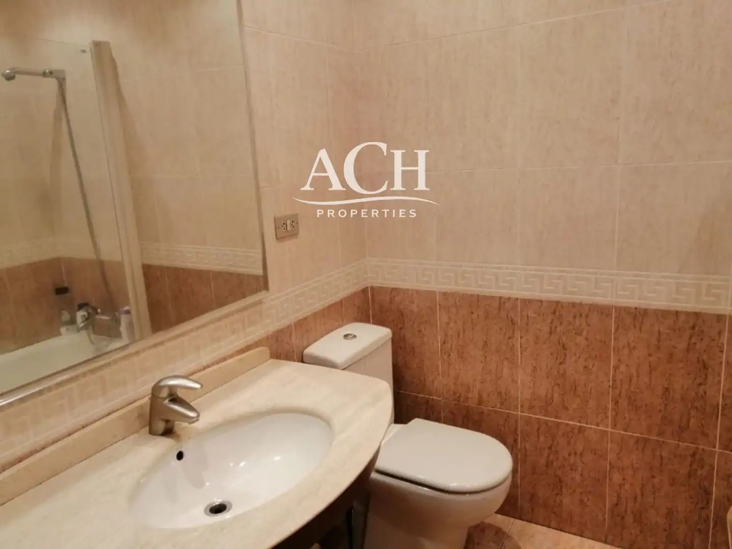 Badezimmer von Wohnung zur Miete in Bilbao  mit Heizung, Terrasse und Möbliert