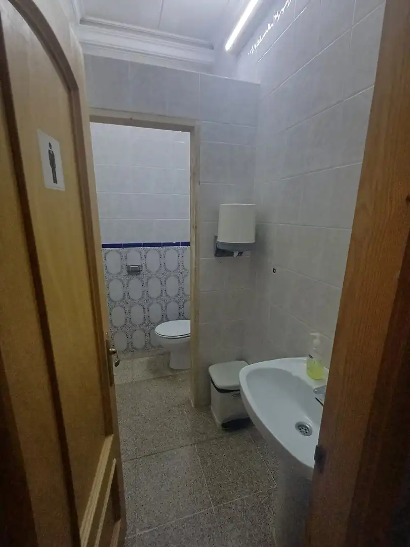 Baño de Local de alquiler en Lillo