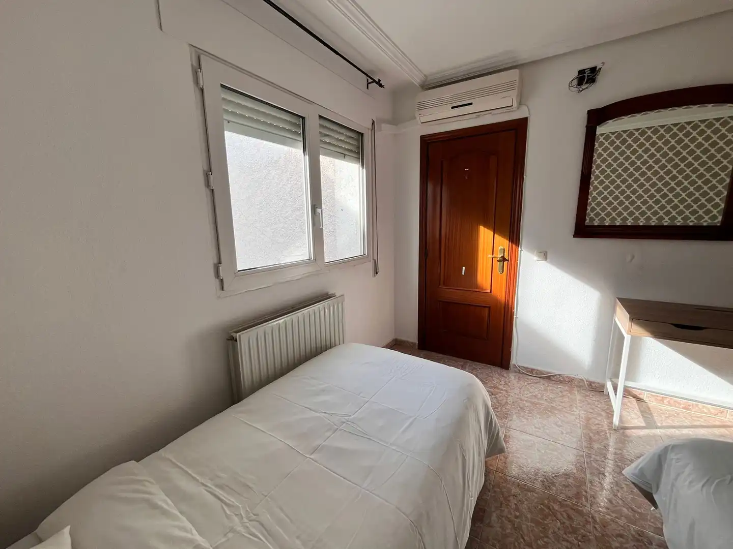 Dormitori de Casa o xalet de lloguer en Madrid amb Aire condicionat, Moblat i Internet