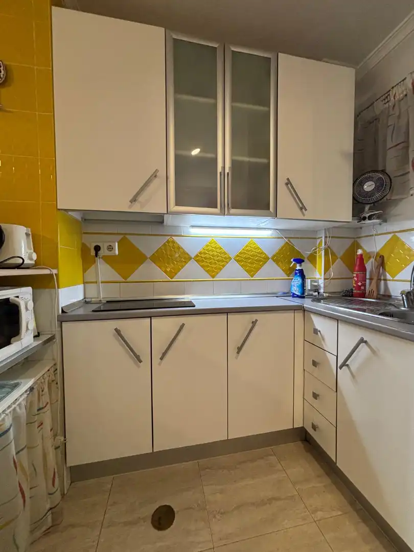 Küche von Wohnung zum Verkauf in Benalmádena mit Klimaanlage, Terrasse und Möbliert