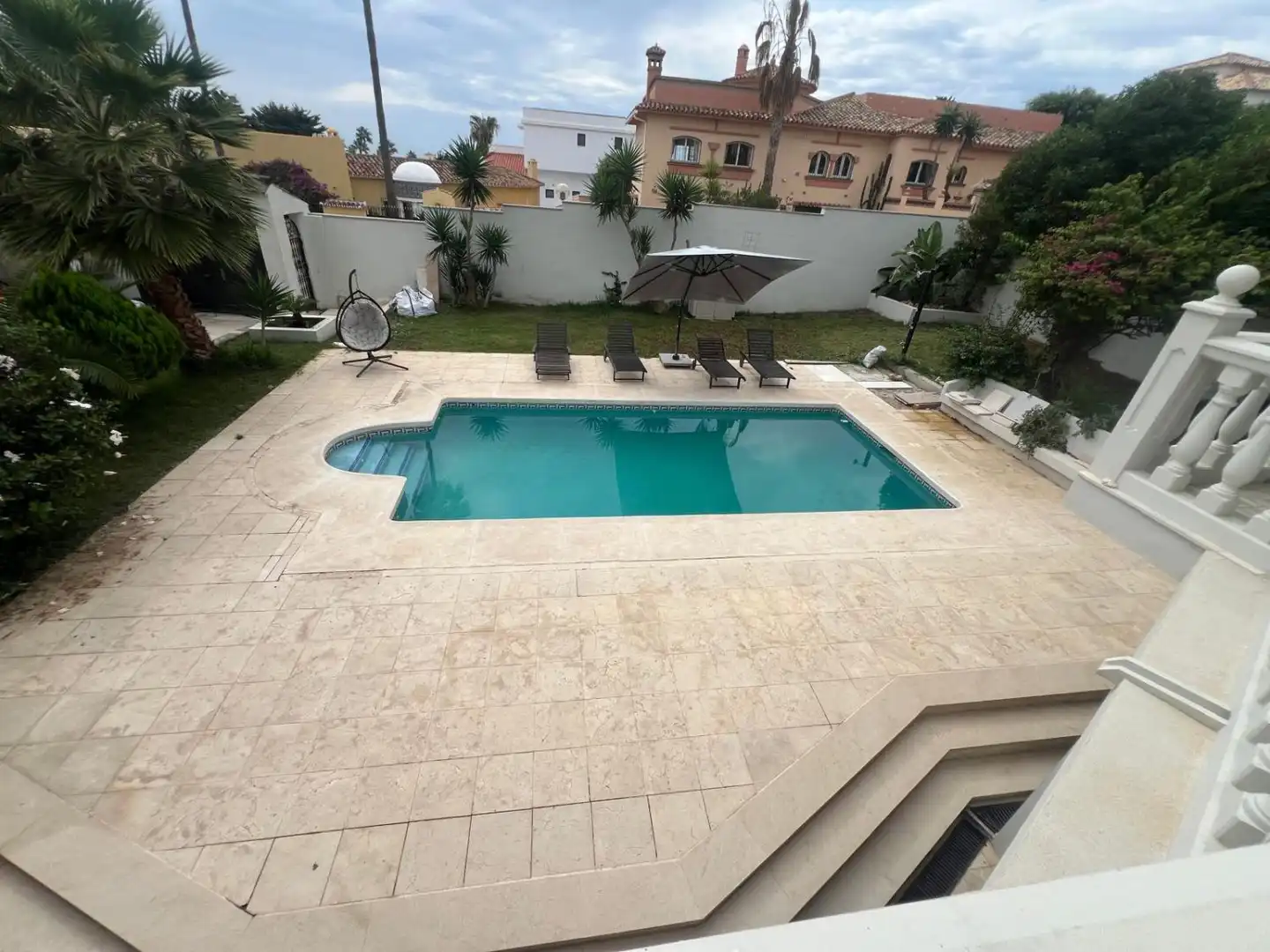 Chalet con piscina en venta en El Faro de Calaburra - Chaparral, imagen 2