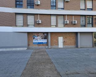 Vista exterior de Local en venda en  Sevilla Capital