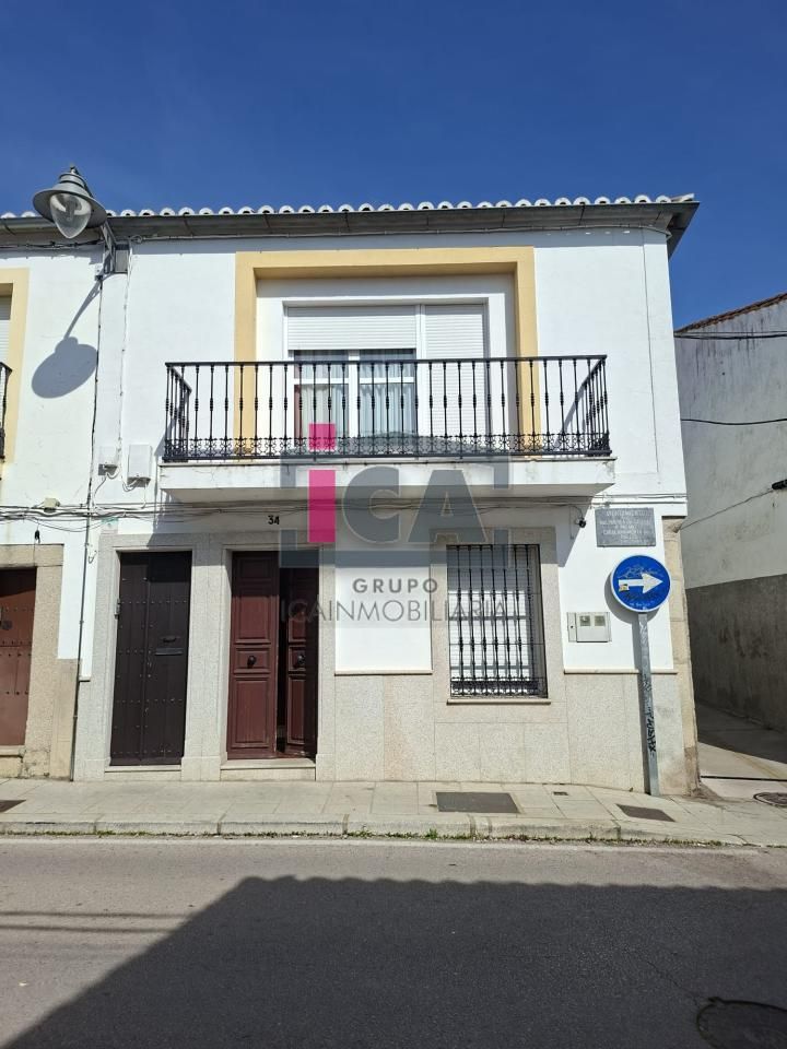 Vista exterior de Pis en venda en Malpartida de Cáceres amb Aire condicionat i Calefacció