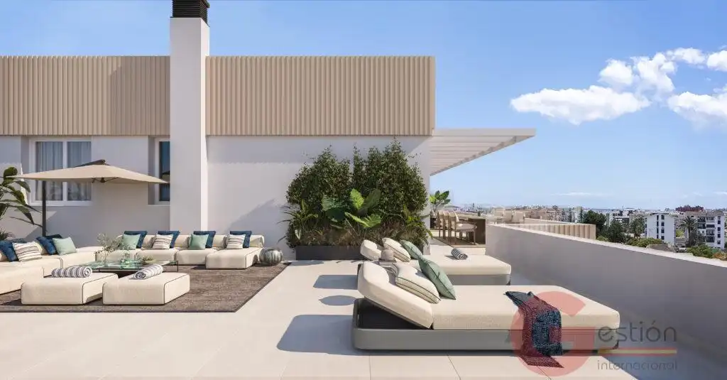 Apartament amb piscina en venda a Estepona Pueblo