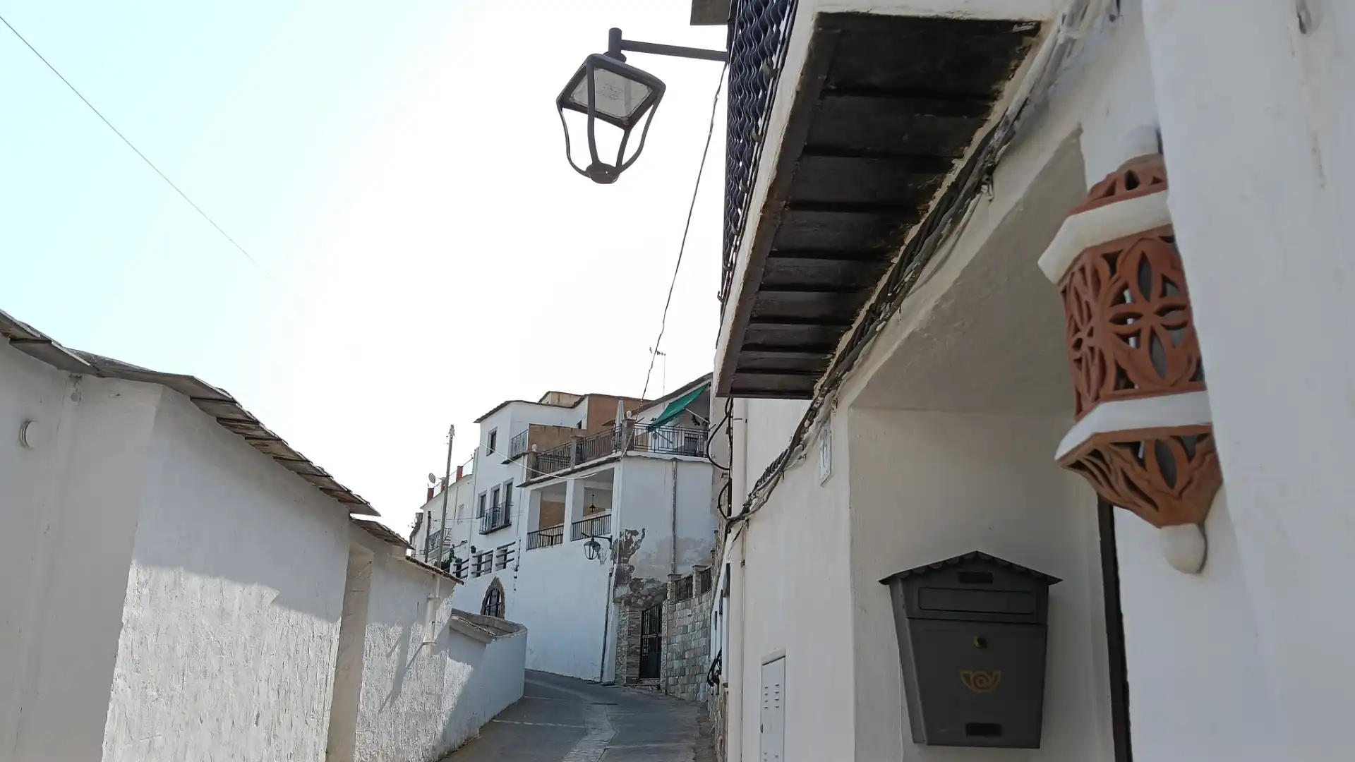 Vista exterior de Casa adosada en venda en Nevada amb Calefacció, Terrassa i Moblat