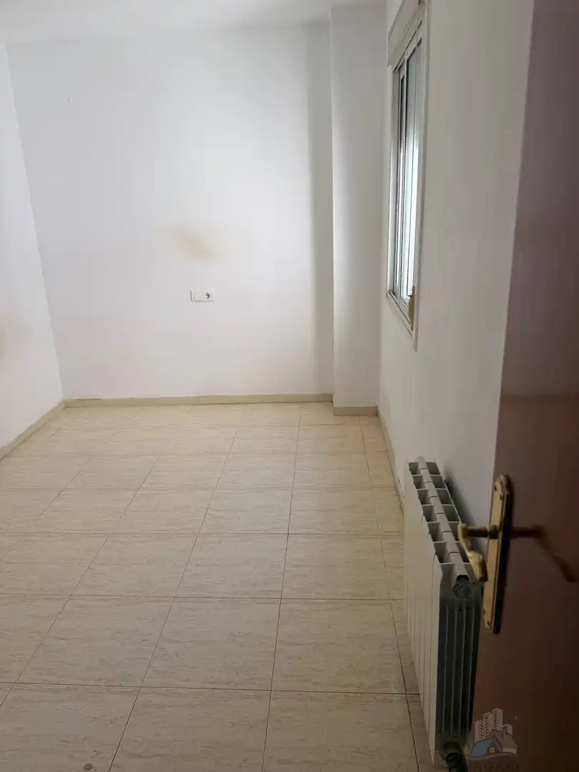 Wohnung zum Verkauf in Salt mit Klimaanlage und Heizung